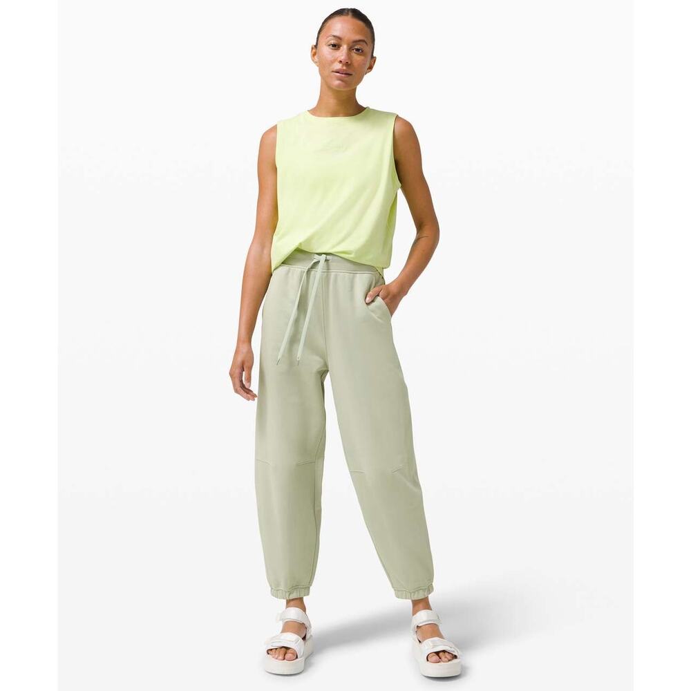 Lululemon Relaxed Fit French Terry Jogger
Green Fern Size 2